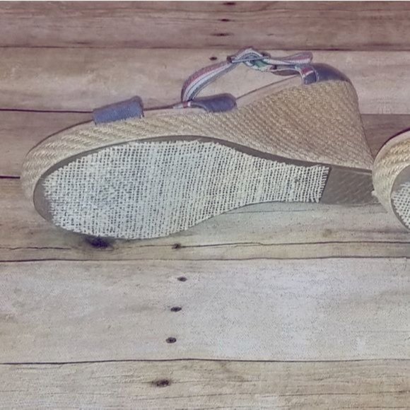 Tom's Denim Stripped Wedge Sandal Espadrille size 8 38.5 EU - Picture 4 of 6